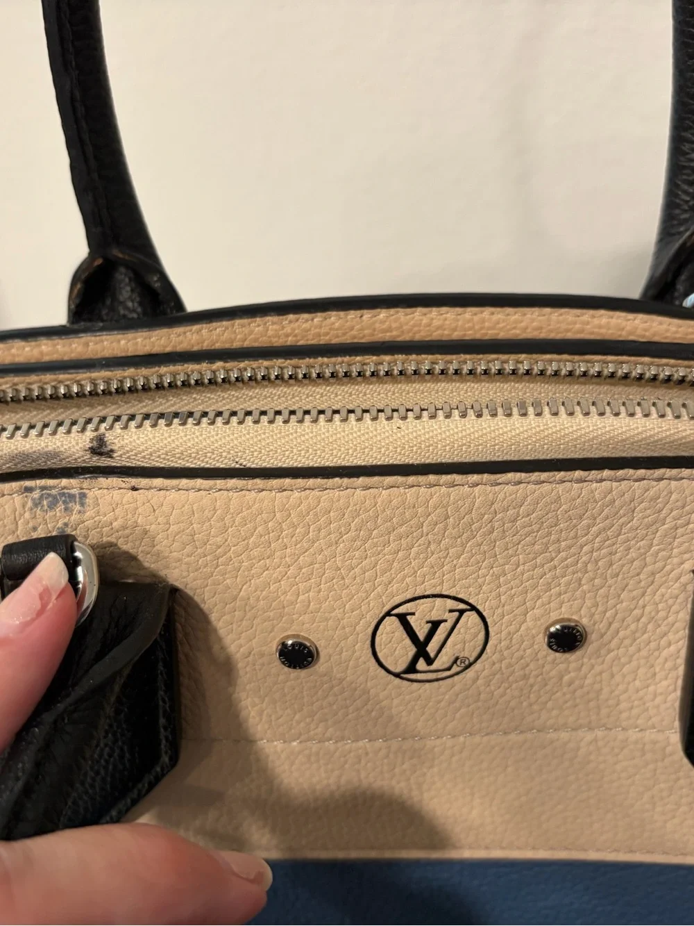 Louis Vuitton City steamer leather handbag in blue - Picture 13 of 14
